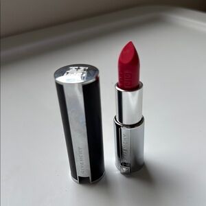 NEW GIVENCHY Le Rouge Lipstick 303
Corail Décolleté No Box